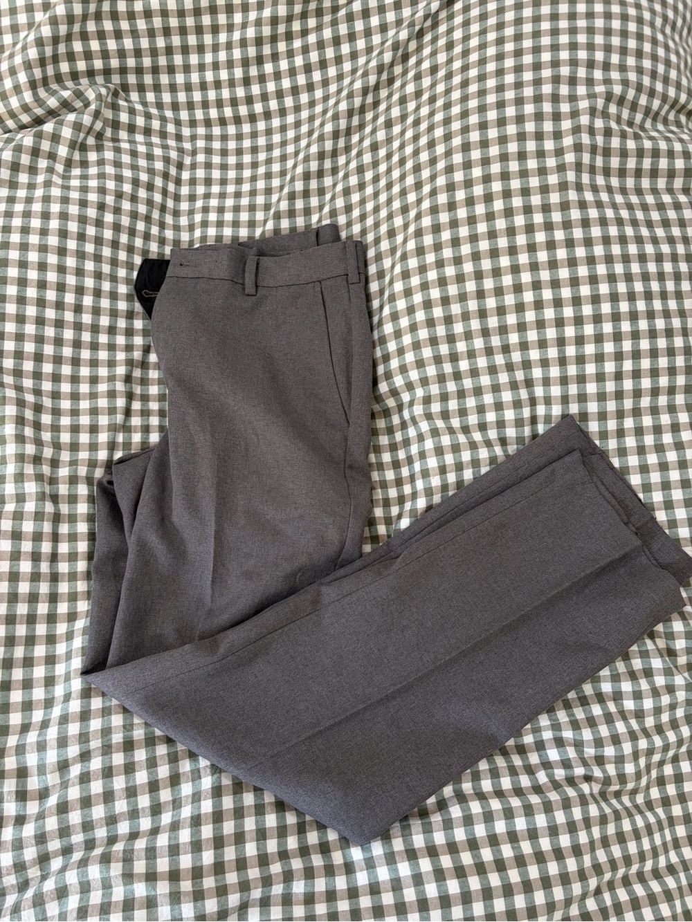 Van Heusen Men's Charcoal Gray Dress Pants